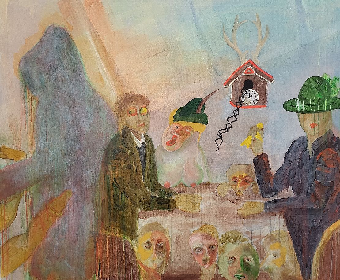 satirisch verfremdete Menschen um einen Tisch, Kuckuksuhr mit abgerissenem Vogel, dunkle Kapuzengestalt im Hintergrund